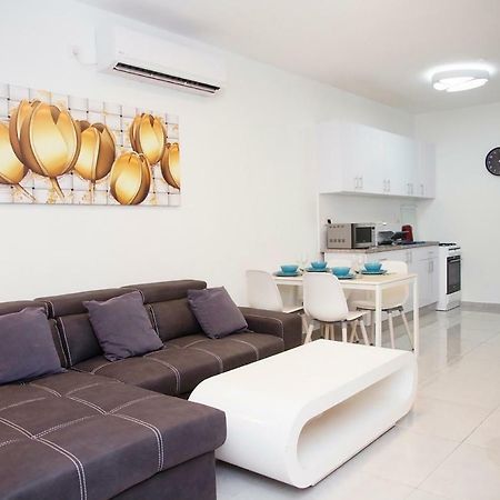 Apartments4You Maya บัตยัม ภายนอก รูปภาพ