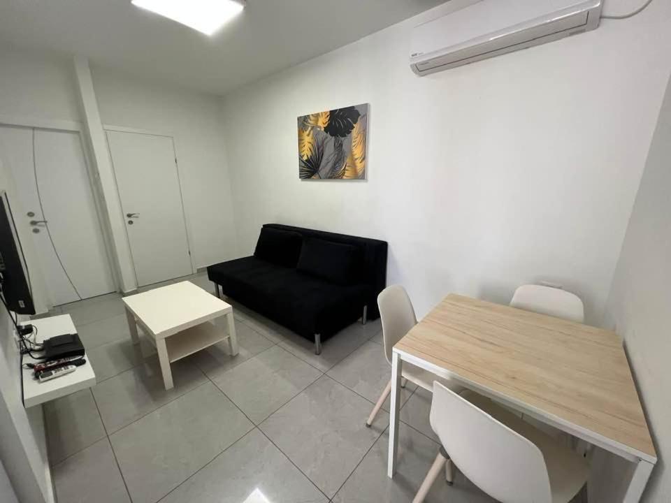 Apartments4You Maya บัตยัม ภายนอก รูปภาพ