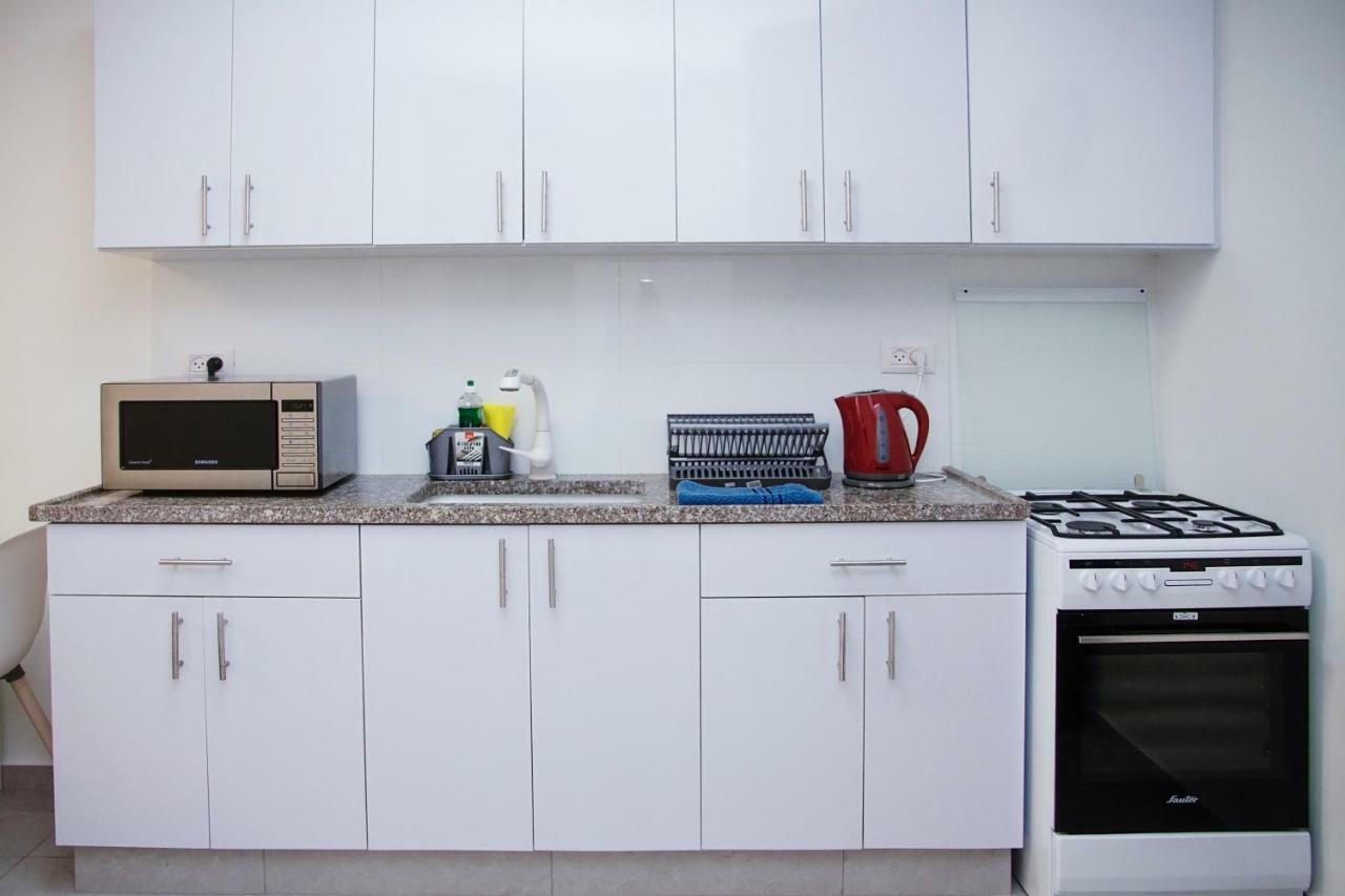 Apartments4You Maya บัตยัม ภายนอก รูปภาพ